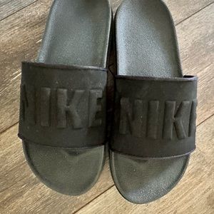 NIKE slides in Black